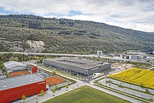 La nouvelle usine inaugurée à Bienne par GFMS réunira les actuels site de Nidau, Ipsach et Luterbach sous un même toit. La nouvelle usine inaugurée à Bienne par GFMS réunira les actuels site de Nidau, Ipsach et Luterbach sous un même toit.