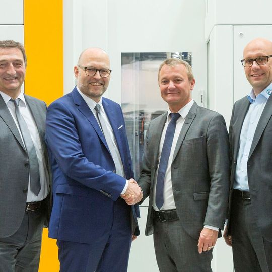 l-r: Dr. Christian Lang (MD Sales and Marketing, Liebherr) Dr. Hans Gronbach (MD Technology, Liebherr), Daniel Ehmans (CEO LMT Tools) and Jörn Grindel (Head of EMEA LMT Tools) at the signing event. l-r: Dr. Christian Lang (MD Sales and Marketing, Liebherr) Dr. Hans Gronbach (MD Technology, Liebherr), Daniel Ehmans (CEO LMT Tools) and Jörn Grindel (Head of EMEA LMT Tools) at the signing event.