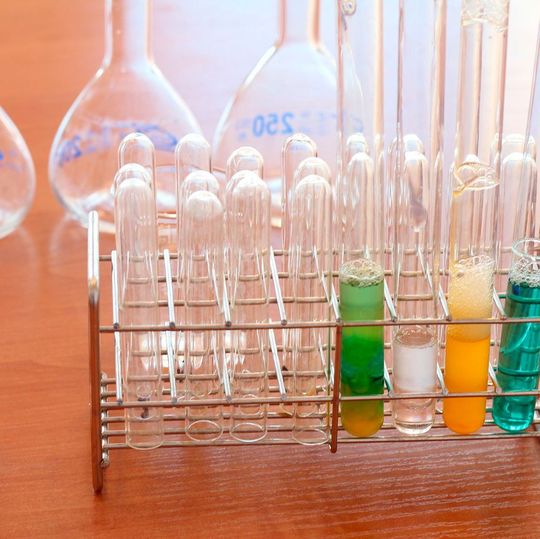 Die Bioelektrosynthese bietet eine Technologieplattform, die es ermöglicht, einige der grundlegenden Herausforderungen einer zukünftigen Bioökonomie zu bewältigen Die Bioelektrosynthese bietet eine Technologieplattform, die es ermöglicht, einige der grundlegenden Herausforderungen einer zukünftigen Bioökonomie zu bewältigen