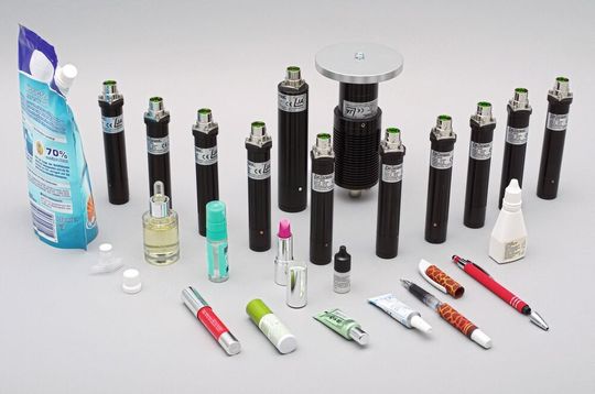 Mit den Schwenk-Drehmodulen lassen sich Werkzeuge drehen, Greifer schwenken, kleine Rundtakttische realisieren und Gewindedeckel auf- und zuschrauben.