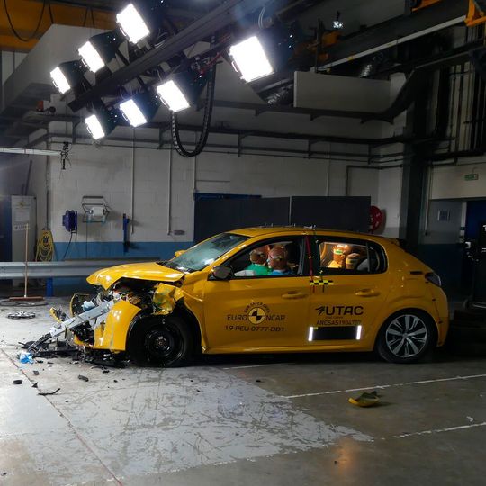 Für den Peugeot 208 reichte es im Crashtest nicht zur Bestwertung. Für den Peugeot 208 reichte es im Crashtest nicht zur Bestwertung.