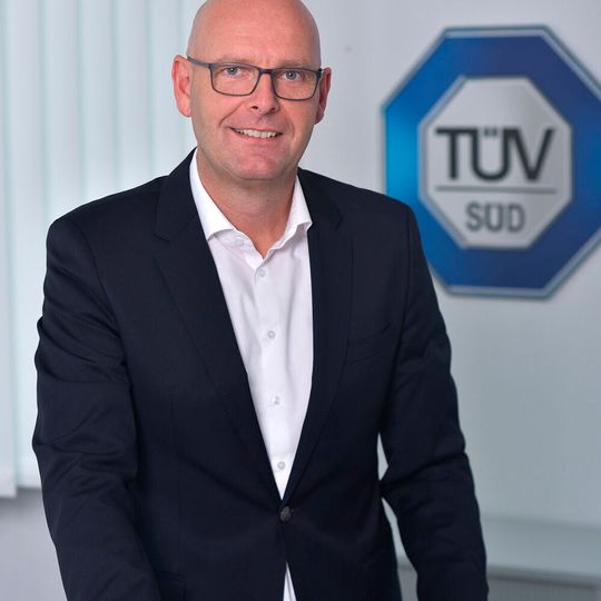 Axel Bischopink ist COO der TÜV Süd Division Mobility. Axel Bischopink ist COO der TÜV Süd Division Mobility.