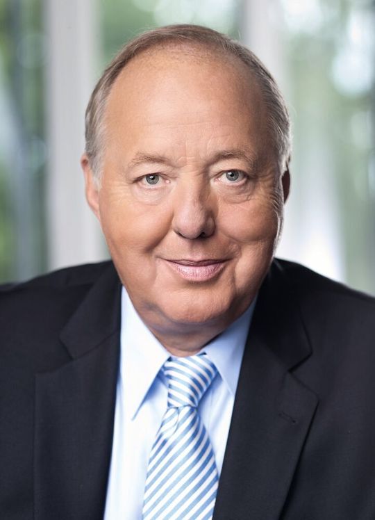 Professor Dr. med. Rolf Kreienberg, Präsident der AWMF, fordert die Aufnahme von beratenden Experten in den Gesetzesentwurf: „Wir halten es für dringend geboten, hier nachzubessern und diese Expertise in den Entwurf aufzunehmen.“ Professor Dr. med. Rolf Kreienberg, Präsident der AWMF, fordert die Aufnahme von beratenden Experten in den Gesetzesentwurf: „Wir halten es für dringend geboten, hier nachzubessern und diese Expertise in den Entwurf aufzunehmen.“