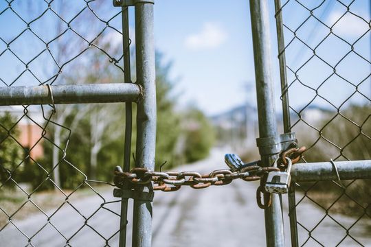 Marketer sollten das Thema Datenschutz nicht auf die leichte Schulter nehmen, denn wer Datenpannen zulässt, riskiert nicht nur harte Sanktionen durch den Gesetzgeber, sondern auch das Vertrauen seiner Kunden. Marketer sollten das Thema Datenschutz nicht auf die leichte Schulter nehmen, denn wer Datenpannen zulässt, riskiert nicht nur harte Sanktionen durch den Gesetzgeber, sondern auch das Vertrauen seiner Kunden.