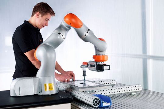 Am Kuka Insights Event vom 23. Oktober 2019 werden aktuelle Trends und Entwicklungen rund um die Robotik präsentiert. Am Kuka Insights Event vom 23. Oktober 2019 werden aktuelle Trends und Entwicklungen rund um die Robotik präsentiert.