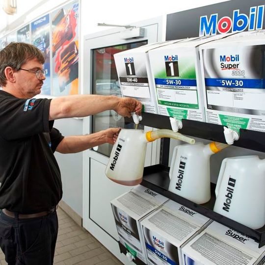 Jetzt in vier neuen Sorten: die Mobil Boxx von Exxon-Mobil 2017. Jetzt in vier neuen Sorten: die Mobil Boxx von Exxon-Mobil 2017.