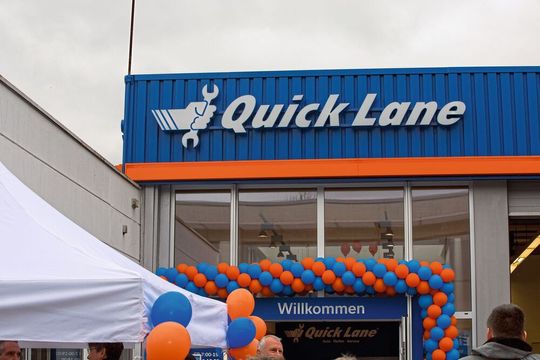 In Krefeld wurde im Frühjahr der erste Quick-Lane-Standort in Deutschland eröffnet. Mittlerweile sind es zwei.