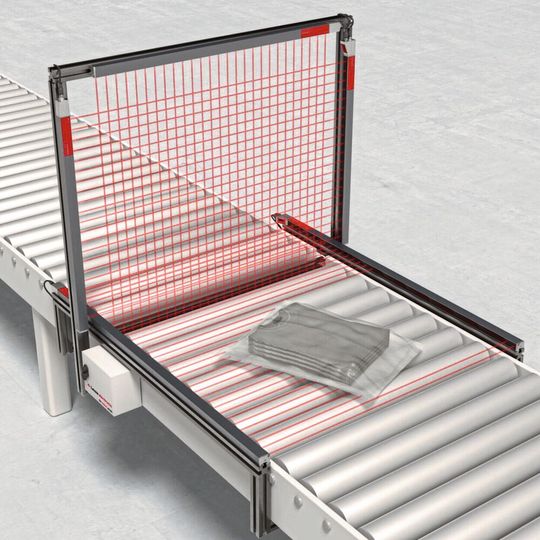 Polybag vor der Einlagerung: Das „CMS-700i“-Konturmesssystem misst selbst solche flachen Objekte zuverlässig und wirtschaftlich. Polybag vor der Einlagerung: Das „CMS-700i“-Konturmesssystem misst selbst solche flachen Objekte zuverlässig und wirtschaftlich.