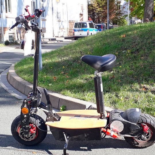 Mit diesem E-Scooter war ein 19-Jähriger in Erfurt mit Tempo 40 unterwegs. Mit diesem E-Scooter war ein 19-Jähriger in Erfurt mit Tempo 40 unterwegs.