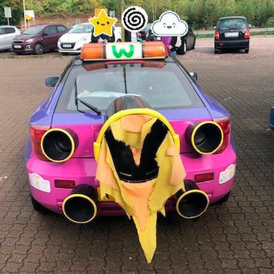 Diese interessante Konstruktion stufte die Polizei als nicht verkehrssicher ein. Diese interessante Konstruktion stufte die Polizei als nicht verkehrssicher ein.