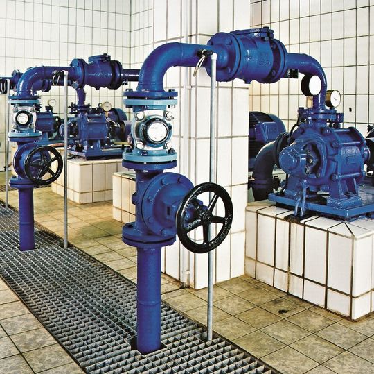 Bis Abwässer in der Kläranlage ankommen, ist es oft ein langer Weg. Neben der Kanalisation stellen Abwasserpumpwerke einen wesentlichen Bestandteil der Entwässerung dar. Bis Abwässer in der Kläranlage ankommen, ist es oft ein langer Weg. Neben der Kanalisation stellen Abwasserpumpwerke einen wesentlichen Bestandteil der Entwässerung dar.