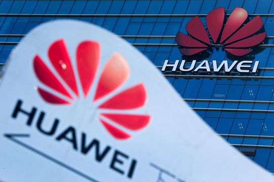 Deutschland will die Beteiligung des chinesischen Telekommunikationskonzerns Huawei am Aufbau eines 5G-Mobilfunknetzes nicht unterbinden. Das geht aus einem Entwurf des Katalogs für Sicherheitsanforderungen der Bundesnetzagentur hervor. Deutschland will die Beteiligung des chinesischen Telekommunikationskonzerns Huawei am Aufbau eines 5G-Mobilfunknetzes nicht unterbinden. Das geht aus einem Entwurf des Katalogs für Sicherheitsanforderungen der Bundesnetzagentur hervor.