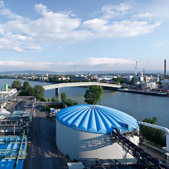 Infraserv Wiesbaden bietet IT-Serviceleistungen im Bereich KI für Produktionsbetriebe in der Region und im Industriepark Kalle-Albert. Infraserv Wiesbaden bietet IT-Serviceleistungen im Bereich KI für Produktionsbetriebe in der Region und im Industriepark Kalle-Albert.