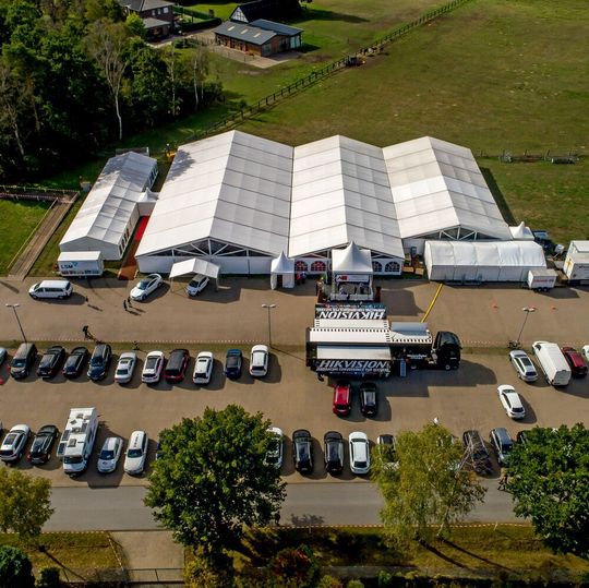 Bereits zum 19. Mal veranstaltete Michael Telecom die hauseigene „Herbstmesse“ auf dem Firmengelände. Bereits zum 19. Mal veranstaltete Michael Telecom die hauseigene „Herbstmesse“ auf dem Firmengelände.
