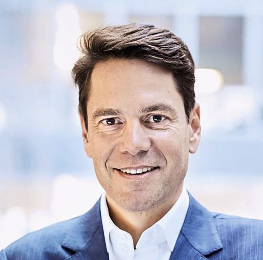 «Weltweit wird Protektionismus wieder Mode. Mit einer Exportrate von 80 % ist das für unsere KMU gefährlich.» Stefan Brupbacher (FDP, Kt. ZH, Jg. 1967), Direktor, Swissmem, www.stefan-brupbacher.ch «Weltweit wird Protektionismus wieder Mode. Mit einer Exportrate von 80 % ist das für unsere KMU gefährlich.» Stefan Brupbacher (FDP, Kt. ZH, Jg. 1967), Direktor, Swissmem, www.stefan-brupbacher.ch