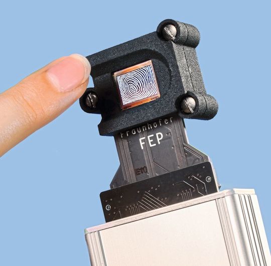 Fingerprintsensoren basierend auf der biderektionalen Displaytechnologie des FEP Fingerprintsensoren basierend auf der biderektionalen Displaytechnologie des FEP
