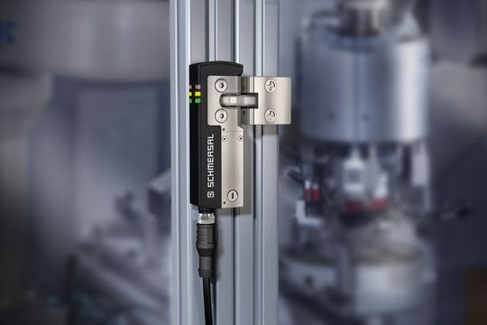 Die Sicherheitszuhaltung AZM40 verfügt über eine Zuhaltekraft von 2.000 Newton. Die Sicherheitszuhaltung AZM40 verfügt über eine Zuhaltekraft von 2.000 Newton.