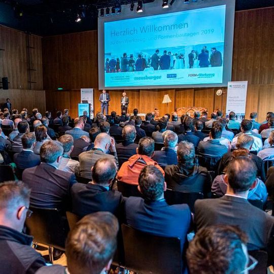 Am 10. und 11. Oktober 2019 hat Meusburger zu den Werkzeug- und Formenbautagen nach Bregenz eingeladen. Am 10. und 11. Oktober 2019 hat Meusburger zu den Werkzeug- und Formenbautagen nach Bregenz eingeladen.