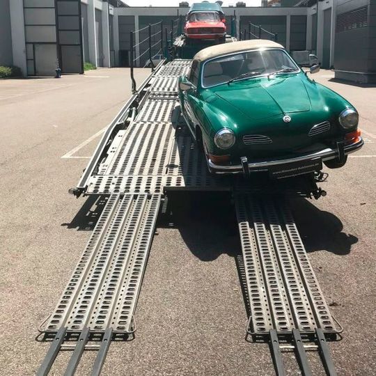 Der Leitfaden zum Bergen und Transportieren historischer Fahrzeuge richtet sich sowohl an Profis als auch an Liebhaber. Der Leitfaden zum Bergen und Transportieren historischer Fahrzeuge richtet sich sowohl an Profis als auch an Liebhaber.