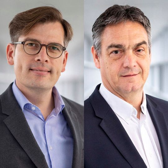 Tobias Stöver (links) verantwortet künftig das Marketing bei Peugeot. Sein Nachfolger als Leiter des Opel-Nutzfahrzeuggeschäfts ist Pascal Martens. Tobias Stöver (links) verantwortet künftig das Marketing bei Peugeot. Sein Nachfolger als Leiter des Opel-Nutzfahrzeuggeschäfts ist Pascal Martens.