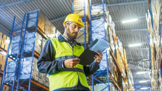 Weg von Klemmbrett, Excel-Liste und Co.! Langfristig wettbewerbsfähig bleiben Sie nur, wenn Sie Ihre Instandhaltung digital aufstellen. Weg von Klemmbrett, Excel-Liste und Co.! Langfristig wettbewerbsfähig bleiben Sie nur, wenn Sie Ihre Instandhaltung digital aufstellen.