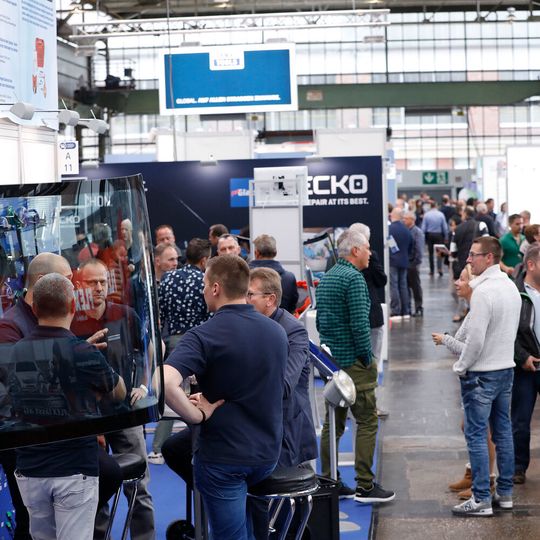 Die Tasc ist der Treffpunkt für Profis aus den Bereichen Autoglas, Smart Repair und Fahrzeugaufbereitung. Die Tasc ist der Treffpunkt für Profis aus den Bereichen Autoglas, Smart Repair und Fahrzeugaufbereitung.