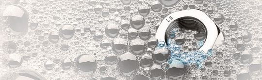 Qualität und Ergebnis des Reinigungsprozesses hängen entscheidend von der Auswahl der material- und verunreinigungsspezifischen Chemie sowie der Anlagen- und Verfahrenstechnik ab. Qualität und Ergebnis des Reinigungsprozesses hängen entscheidend von der Auswahl der material- und verunreinigungsspezifischen Chemie sowie der Anlagen- und Verfahrenstechnik ab.