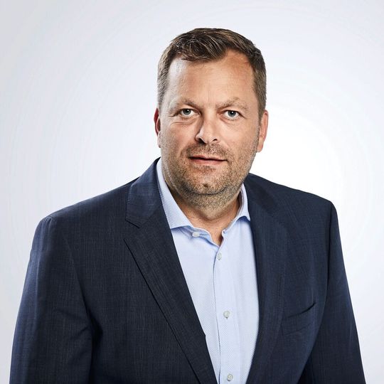 Matthias Ruppert ist langjähriger Prokurist und Mitglied der Geschäftsleitung der BVUK-Gruppe in Würzburg. Die BVUK-Gruppe entwickelt individuelle und unternehmensspezifische Vergütungs- und Versorgungssysteme für mittelständische und große Unternehmen. Dabei ist sie auf betriebliche Altersversorgung und Berufsunfähigkeitsabsicherung spezialisiert. Matthias Ruppert ist langjähriger Prokurist und Mitglied der Geschäftsleitung der BVUK-Gruppe in Würzburg. Die BVUK-Gruppe entwickelt individuelle und unternehmensspezifische Vergütungs- und Versorgungssysteme für mittelständische und große Unternehmen. Dabei ist sie auf betriebliche Altersversorgung und Berufsunfähigkeitsabsicherung spezialisiert.