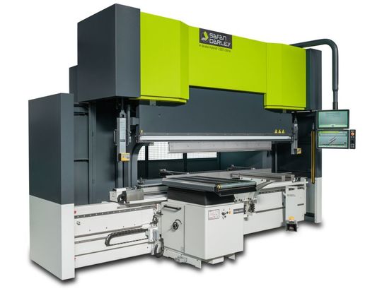 Neu auf der Blechexpo 2019 ist bei Safan-Darley die Hybrid-Abkantpresse H-Brake Hybrid+ 230T Ultra. Neu auf der Blechexpo 2019 ist bei Safan-Darley die Hybrid-Abkantpresse H-Brake Hybrid+ 230T Ultra.