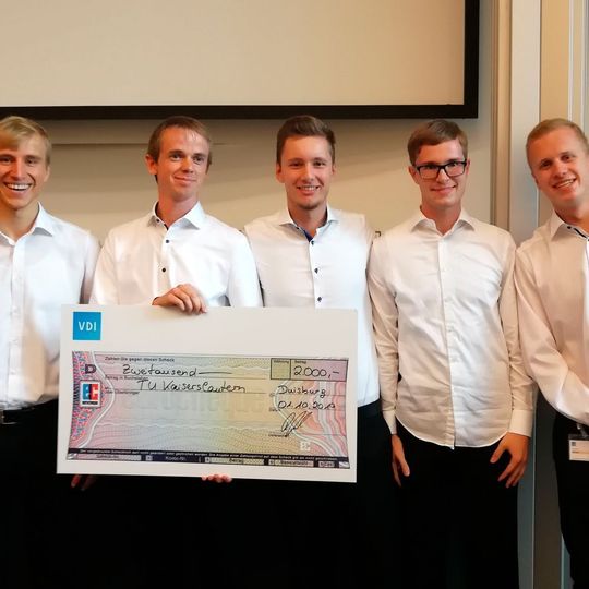 Das erfolgreiche Team (v.l.n.r.) der TU Kaiserslautern: Ferdinand Breit, Christian Weibel, Simon Eberweiser, Alexander Reihle und Johannes Stüber. Das erfolgreiche Team (v.l.n.r.) der TU Kaiserslautern: Ferdinand Breit, Christian Weibel, Simon Eberweiser, Alexander Reihle und Johannes Stüber.