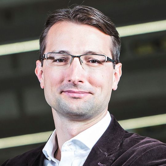 Peter Puchwein ist Director Innovation bei der Knapp AG, die zu den Markt- und Technologieführern unter den Anbietern intralogistischer Komplettlösungen, automatisierter Lagersysteme und Logistiksoftware-Lösungen zählt.