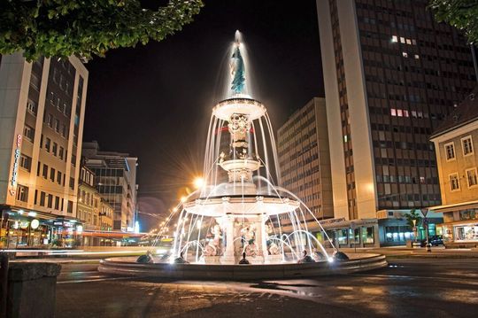La grande fontaine de la Chaux-de-Fonds. La grande fontaine de la Chaux-de-Fonds.
