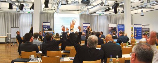Die Konferenz des Clusters Nanotechnologie beschäftigt sich mit dem 3D-Drucken von Hybriden Materialien. Die Konferenz des Clusters Nanotechnologie beschäftigt sich mit dem 3D-Drucken von Hybriden Materialien.