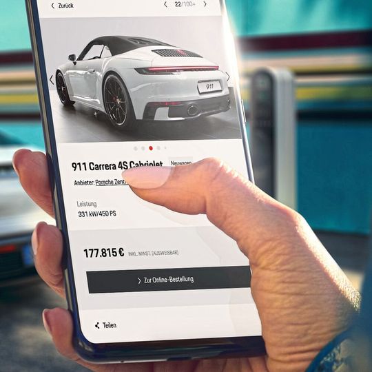 Einen Porsche direkt über das Internet kaufen: Die Stuttgarter Luxusmarke hat eine entsprechende Funktion für ihre Handelsorganisation eingeführt. Eine vierstellige Zahl von Fahrzeugen steht bereits für den Onlinekauf zur Verfügung. Einen Porsche direkt über das Internet kaufen: Die Stuttgarter Luxusmarke hat eine entsprechende Funktion für ihre Handelsorganisation eingeführt. Eine vierstellige Zahl von Fahrzeugen steht bereits für den Onlinekauf zur Verfügung.
