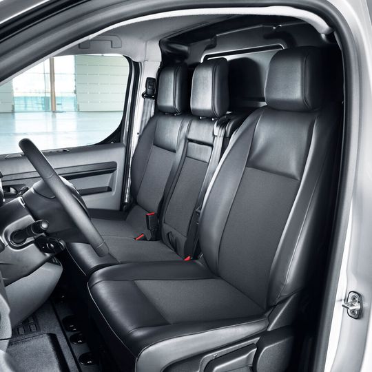 Unter anderem beim Toyota Proace mit Doppelbeifahrersitz gibt es Probleme mit dem Gurtschloss. Unter anderem beim Toyota Proace mit Doppelbeifahrersitz gibt es Probleme mit dem Gurtschloss.