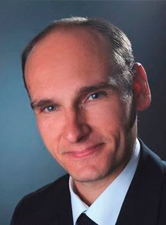 Von Messhardware zu Beratung, Kalibrierung und Spezialtrainings. Boris Adlung gibt einen Einblick in die Strategie von Rigol. Von Messhardware zu Beratung, Kalibrierung und Spezialtrainings. Boris Adlung gibt einen Einblick in die Strategie von Rigol.