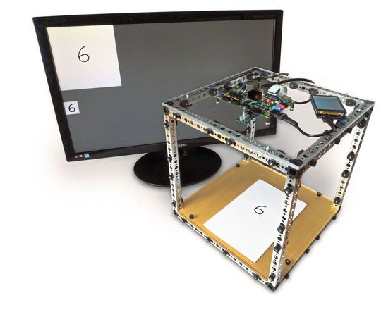 Adlerauge: Beispiel eines kostengünstigen Systems zum Erkennen handgeschriebener Zahlen. Die Basis bilden Boards von Digilent. Adlerauge: Beispiel eines kostengünstigen Systems zum Erkennen handgeschriebener Zahlen. Die Basis bilden Boards von Digilent.