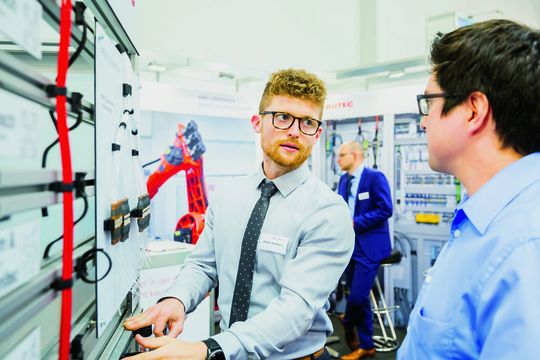 Gespräche in entspannter Atmosphäre gibt es viermal im Jahr auf der All About Automation. Gespräche in entspannter Atmosphäre gibt es viermal im Jahr auf der All About Automation.