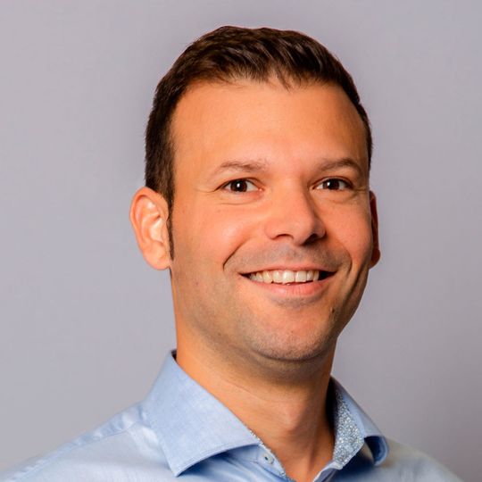 Martin Kulendik, Regional Sales Director DACH, Centrify Martin Kulendik, Regional Sales Director DACH, Centrify