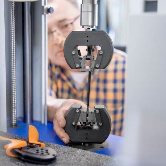 In order to avoid quality losses, tools should be checked regularly. In order to avoid quality losses, tools should be checked regularly.