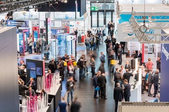Auch auf der 30. SPS werden wieder zahlreiche Besucher erwartet, die sich über neueste Produktionstechniken und Entwicklungen in der elektrischen Automatisierung informieren wollen. Auch auf der 30. SPS werden wieder zahlreiche Besucher erwartet, die sich über neueste Produktionstechniken und Entwicklungen in der elektrischen Automatisierung informieren wollen.