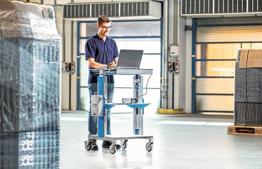 Mobiler Arbeitsplatz von Wanzl: Mit ihm ist man jederzeit flexibel und kabellos an Ort und Stelle.