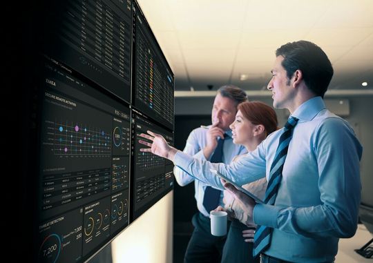 Die industrielle Cybersecurity-Software von Honeywell behebt häufige Sicherheitsprobleme für die Operational Technology und das Industrial Internet of Things, um Kundenstandorte besser vor Cyberbedrohungen und steigenden Sicherheitskosten im gesamten Unternehmen zu schützen. Die industrielle Cybersecurity-Software von Honeywell behebt häufige Sicherheitsprobleme für die Operational Technology und das Industrial Internet of Things, um Kundenstandorte besser vor Cyberbedrohungen und steigenden Sicherheitskosten im gesamten Unternehmen zu schützen.
