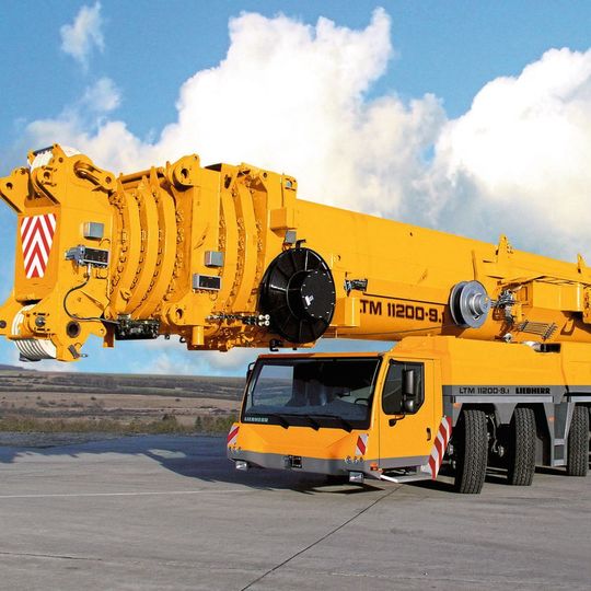 Weltweit größter Autoteleskopkran LTM 11200-9.1. Weltweit größter Autoteleskopkran LTM 11200-9.1.
