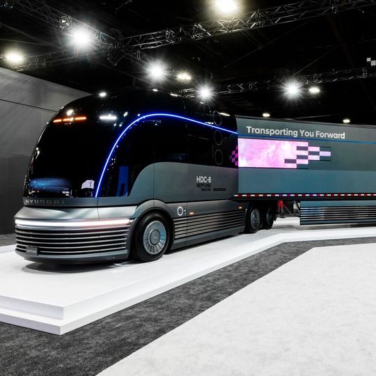 Der Hyundai „HDC-6 Neptune“ feierte auf der North American Commerical Vehicle Show in Atlanta Premiere. Der Hyundai „HDC-6 Neptune“ feierte auf der North American Commerical Vehicle Show in Atlanta Premiere.