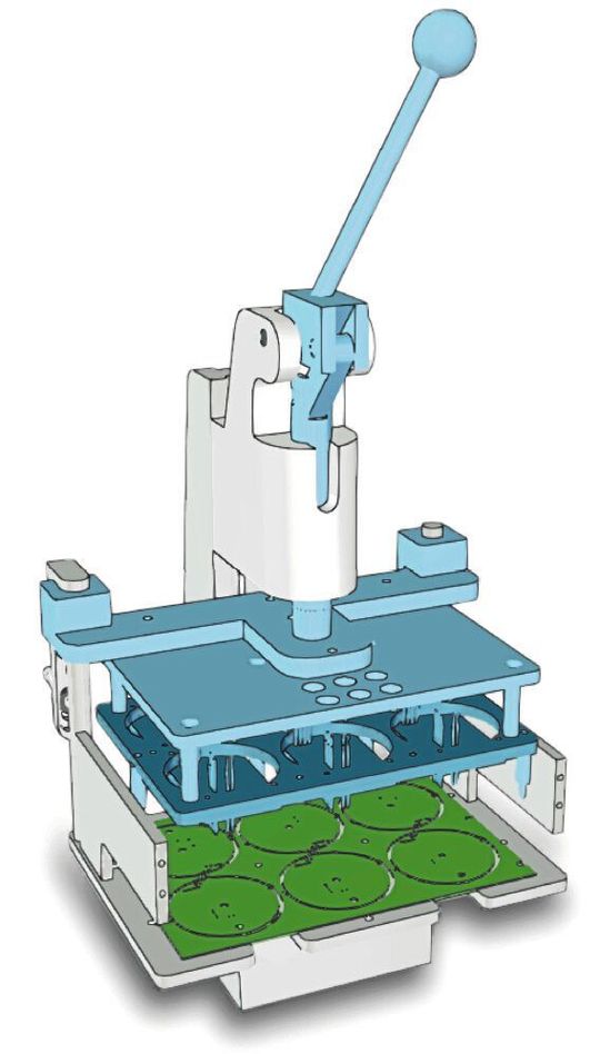 Simulation der Maschine für zunächst kleinere bis mittlere Stückzahlen mit noch manueller Bedienung. Das Datenhandling erfolgt aber auch dabei schon komplett über PLS; Programmier- und Testabläufe über SPS.