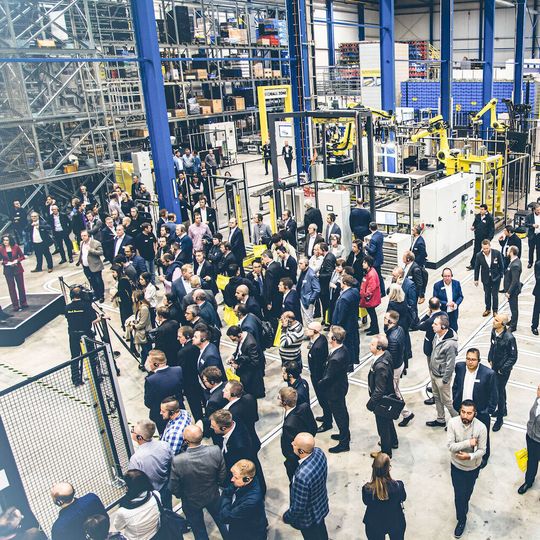 Im Schäfer-Technologiezentrum konnten die Gäste die Intralogistiklösungen des Unternehmens begutachten. Im Schäfer-Technologiezentrum konnten die Gäste die Intralogistiklösungen des Unternehmens begutachten.