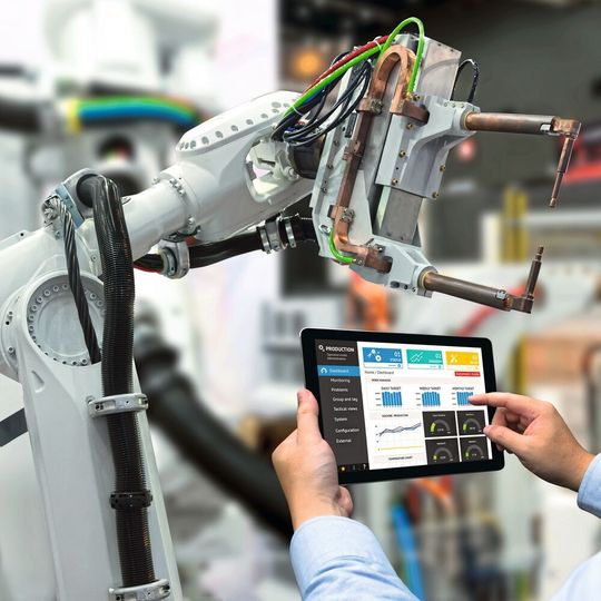 Edge Computing bietet in der Fertigung verschiedene Anwendungsfälle. Edge Computing bietet in der Fertigung verschiedene Anwendungsfälle.