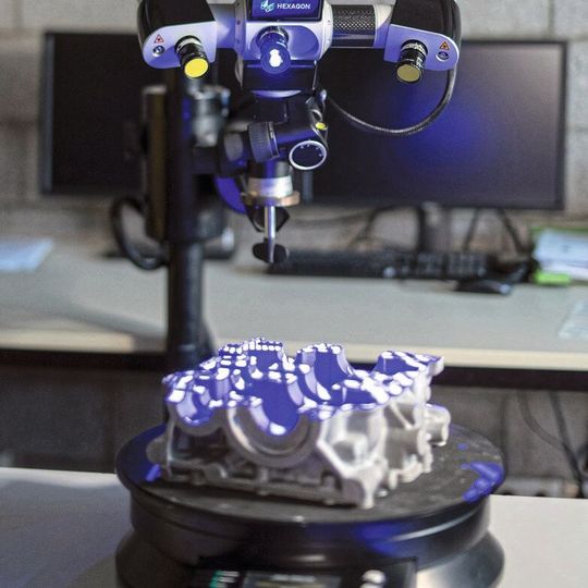 Auch der der Smart Scan R12 ist kompatibel mit Drehtischen und Dreh-Schwenk-Einheiten für hochproduktive halbautomatische Messprozesse. Auch der der Smart Scan R12 ist kompatibel mit Drehtischen und Dreh-Schwenk-Einheiten für hochproduktive halbautomatische Messprozesse.