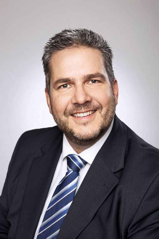 Dirk Helpertz ist neuer Sales Manager der Watson-Marlow GmbH Dirk Helpertz ist neuer Sales Manager der Watson-Marlow GmbH